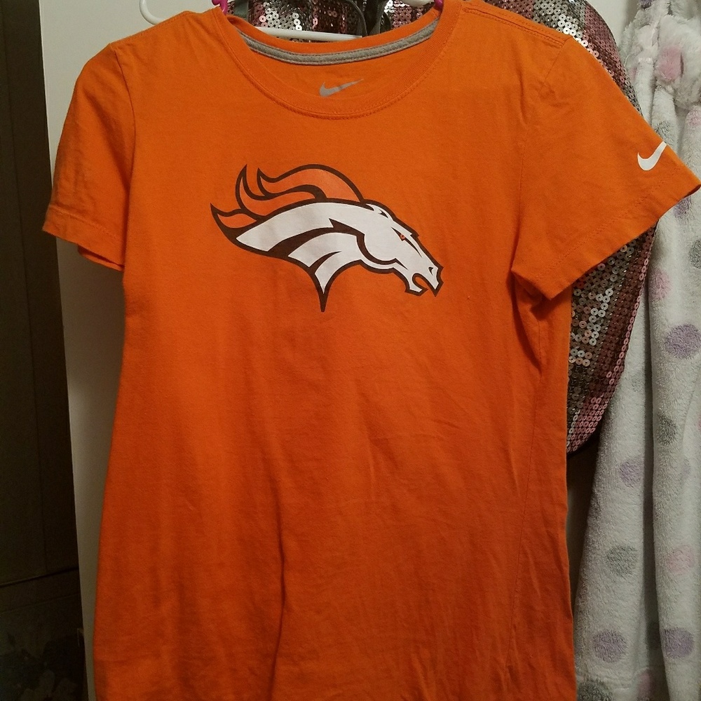 Denver Broncos t-shirt